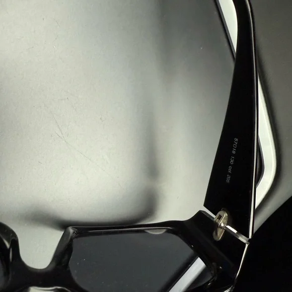 Made in Italy- Black Oversized Square Women’s Sunglasses - Picture 3 of 6